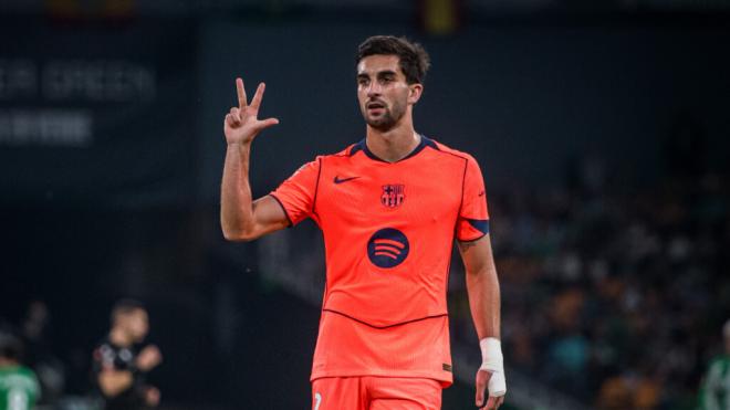 Ferran Torres celebra los tres goles ante el Betis con el Barcelona (foto: FCB TW).