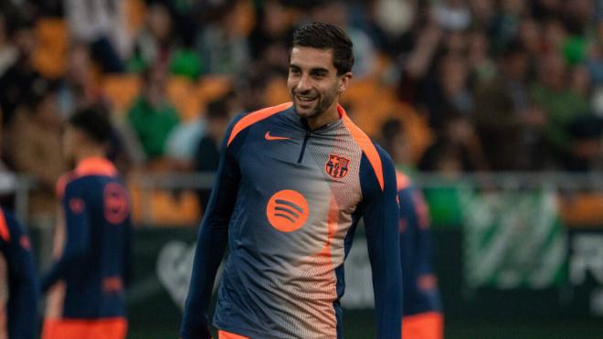 Ferran Torres, durante la previa del Real Betis-Barcelona (Cordon Press),