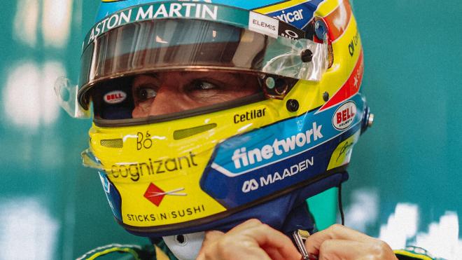 Fernando Alonso, en Abu Dhabi (Foto: Aston Martin).