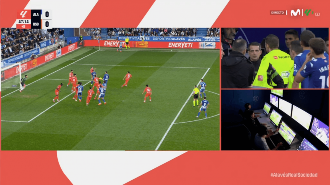 La mano de Aritz Elustondo en el Alavés-Real Sociedad.