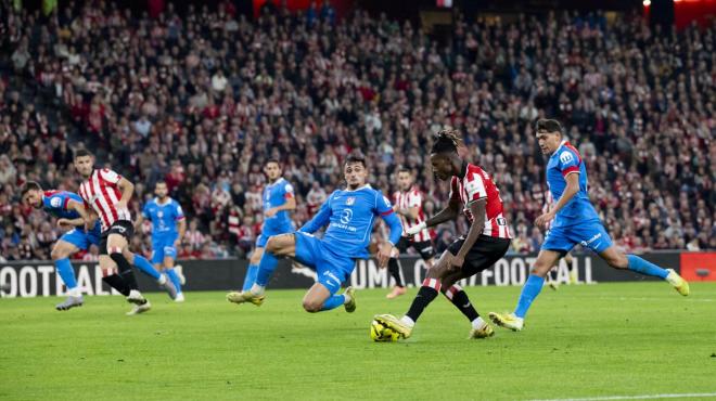 Pase mortal de Nico Williams ante el Atlético de Madrid en San Mamés (Foto: Athletic Club).