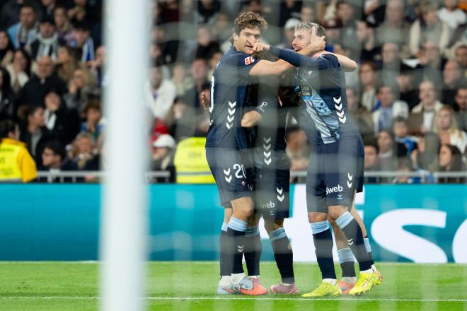 Los jugadores del Celta celebran uno de los goles al Madrid (Foto: LALIGA).
