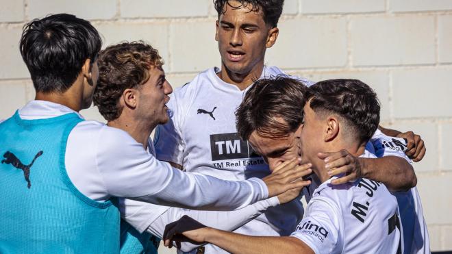 Angulo y el VCF Mestalla toman aire a costa del Girona B (Foto: VCF)
