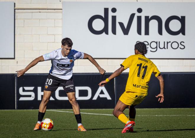 Angulo y el VCF Mestalla toman aire a costa del Girona B (Foto: VCF)