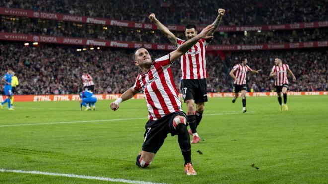 Alex Berenguer celebra su gol al Atlético en San Mamés (Foto: Athletic Club).