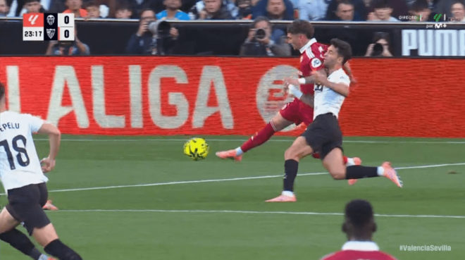 El codazo a Hugo Duro que el VAR no vio