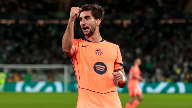 Ferran Torres celebra uno de sus goles con el Barcelona ante el Betis (foto: LALIGA).