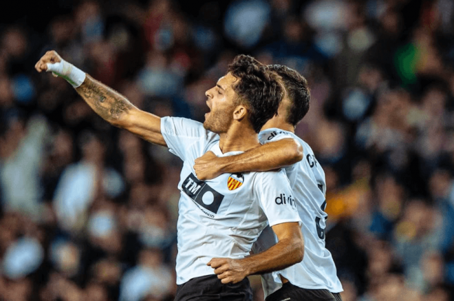 Hugo Duro marca ante el Sevilla (Foto: VCF)