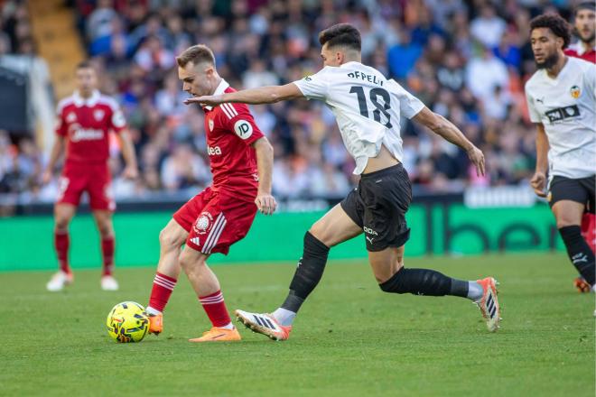 Peque Fernández, ante el Valencia (Foto: Cordon Press).