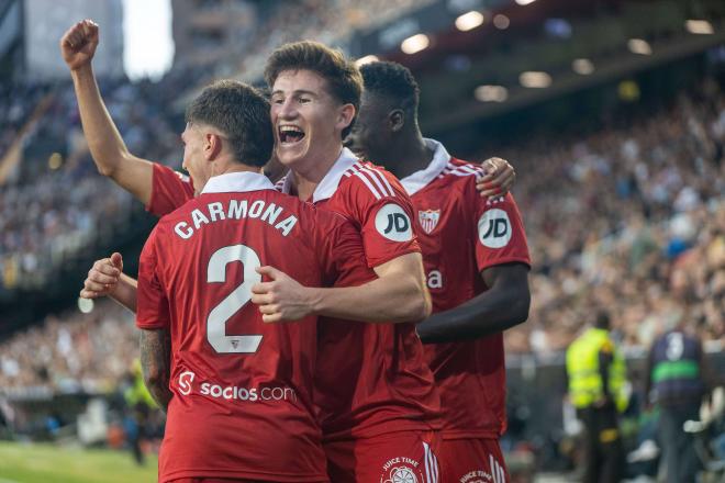 Oso, celebrando el tanto del Sevilla ante el Valencia (Foto: Cordon Press).