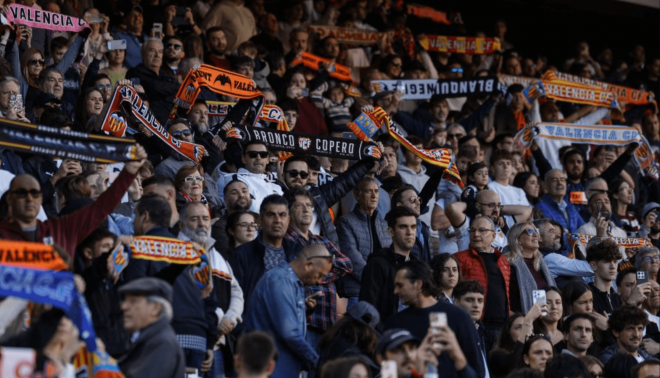 Mestalla responde ante el Sevilla (Foto: LALIGA)