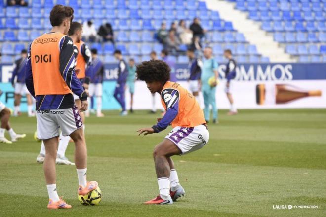 Peter Federico calienta en El Alcoraz.