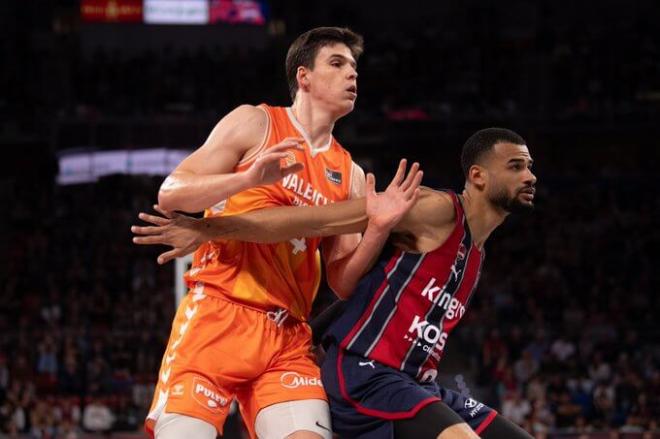 Canasta de Kam Taylor para la victoria del Valencia Basket