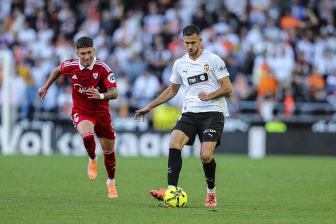 José Ángel Carmona, ante el Valencia (Foto: Europa Press).
