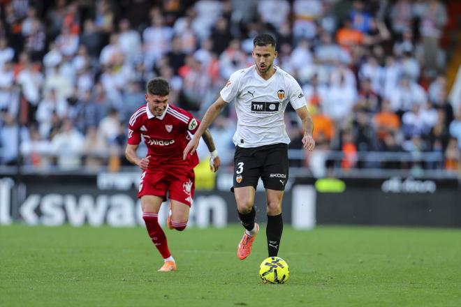 José Ángel Carmona, ante el Valencia (Foto: Europa Press).