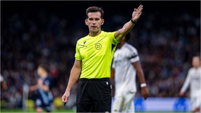 Iturralde González ha defendido el partido de Quintero González en el Real Madrid-Celta (Cordon P