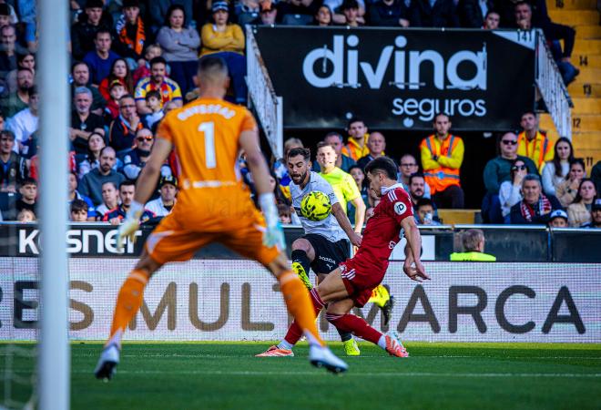 Luis Rioja ante el Sevilla (Foto: VCF)