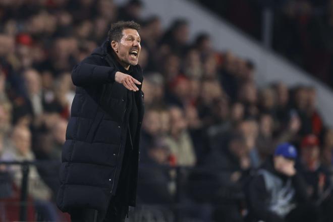 Simeone, durante el PSV-Atlético de Madrid (Foto: EFE).