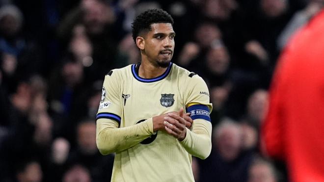 Ronald Araújo ante el Chelsea en la Champions League (Europa Press)