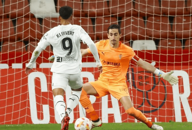 Sporting-Valencia CF (Foto: EFE)