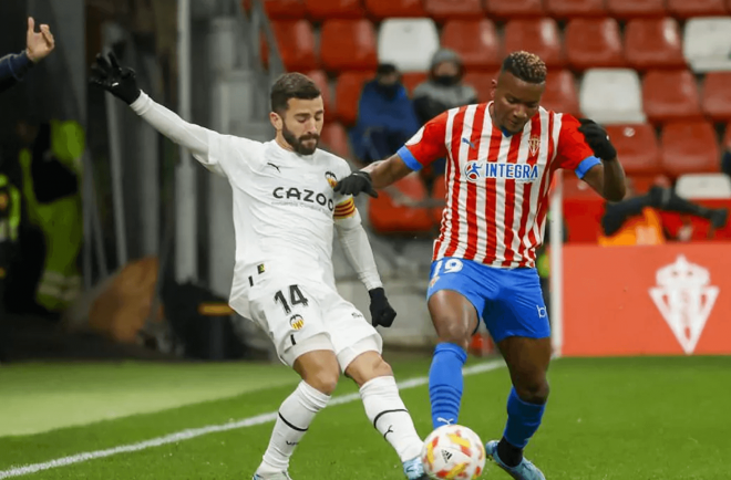 Sporting-Valencia CF (Foto: EFE)
