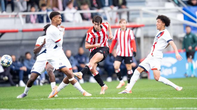 Los cachorros de Bittor Llopis ante el PSG en Lezama (Foto: Athletic Club).