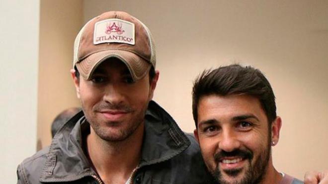 Villa, con Enrique Iglesias. (FOTO: Twitter).