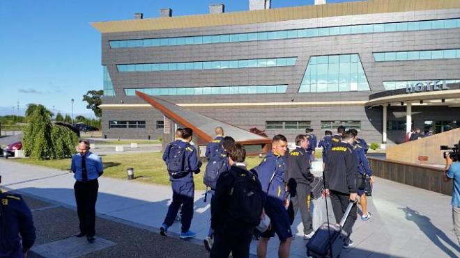 El Cádiz CF llega al hotel.