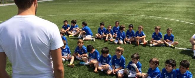 Pequeños en el Campus del Real Oviedo.