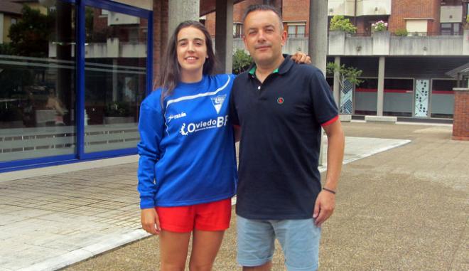 El fichaje Celia Rojo, junto al técnico Alfredo Rodríguez. (FOTO: OBF).