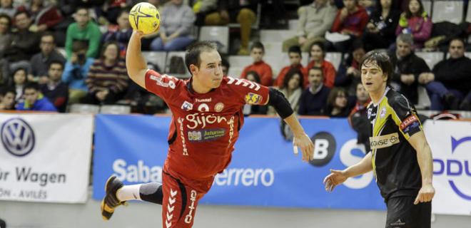 Adrián Fernández, en partido. (FOTO: Rodrigo Medina).