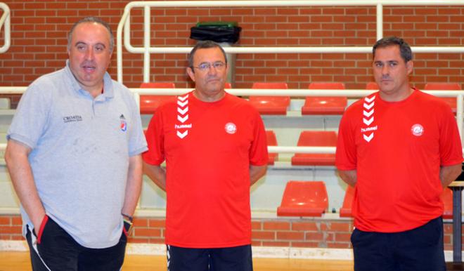 Alberto Suárez, Alberto Piedra y Abel García, el lunes en la pista de Moreda. (FOTO: ElDesmarque Asturias).