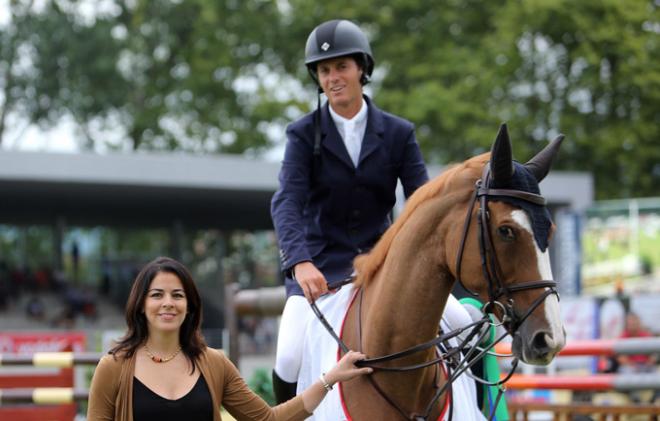 El brasileño, con el trofeo. (FOTO: CSIO).