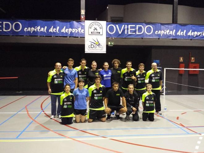 Plantilla del Bádminton Oviedo.