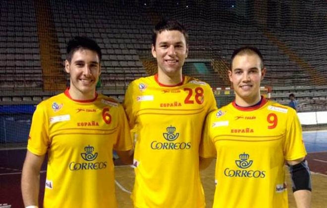 Serdio, Paredes y Adrián, en el Torneo Internacional de León.