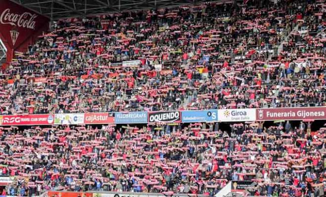 Imagen de la grada rojiblanca en un partido de Liga.