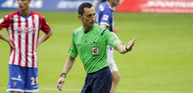 Sánchez Martínez, en el último Sporting-Alavés. (FOTO: Rodrigo Medina)