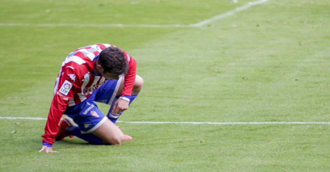 Jony, durante el partido. (FOTO: Rodrigo Medina)