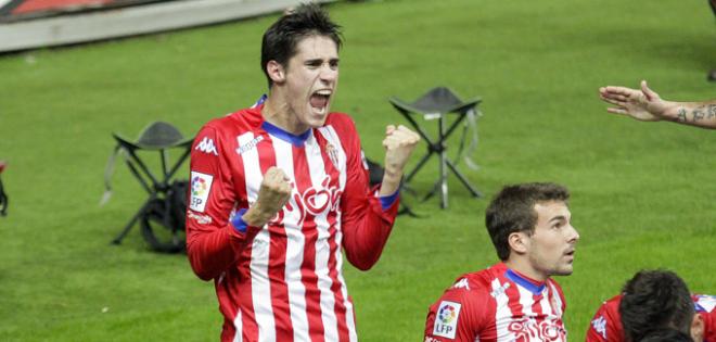 Pablo Pérez, celebra su gol ante el Lugo. (FOTO: Rodrigo Medina).