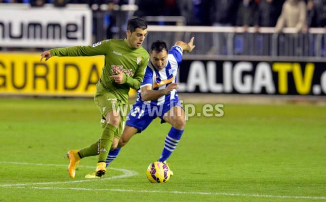 Carlos Castro, esta tarde, tuvo la ocasión más clara del Sporting.