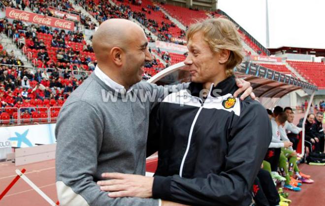 Abelardo y Karpin, en la última visita del Sporting a San Moix.