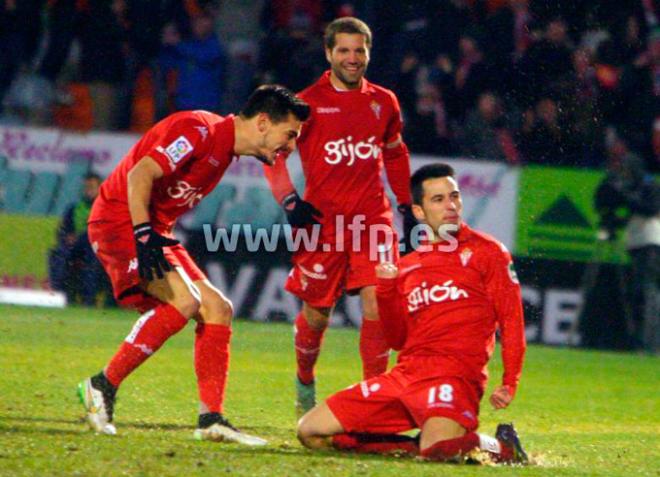 Isma López, celebra su gol ante la Ponferradina.