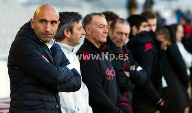 El técnico gijonés, esta tarde en el banquillo de la Nova Creu Alta.