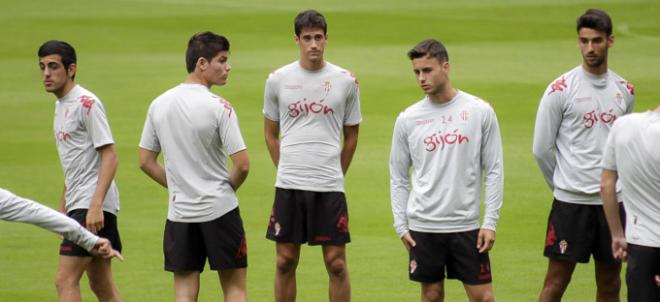 Los canteranos Castro, Meré, Pablo, Serrano y Julio, en un entrenamiento. (FOTO: Rodrigo Medina).