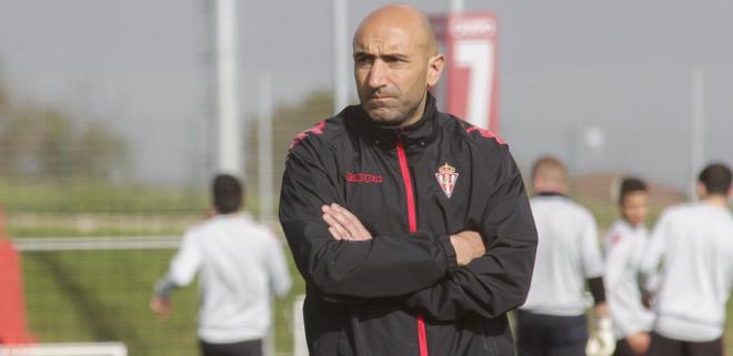 Abelardo, durante una sesión de trabajo en Mareo. (FOTO: Rodrigo Medina).