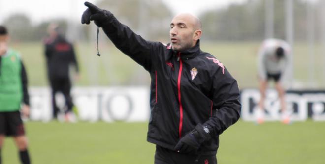 Abelardo, entrenando en Mareo. (FOTO: Rodrigo Medina)