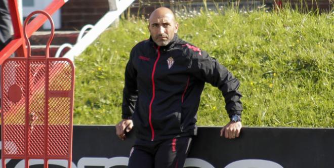 Abelardo, en un entrenamiento en Mareo. (FOTO: Rodrigo Medina).