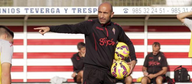 Abelardo, en un entrenamiento. (FOTO: Rodrigo Medina).