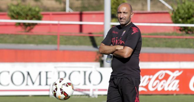 Abelardo, en un entrenamiento en Mareo. (FOTO: Rodrigo Medina).