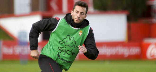 Álex Menéndez, en un entrenamiento. (FOTO: Rodrigo Medina).